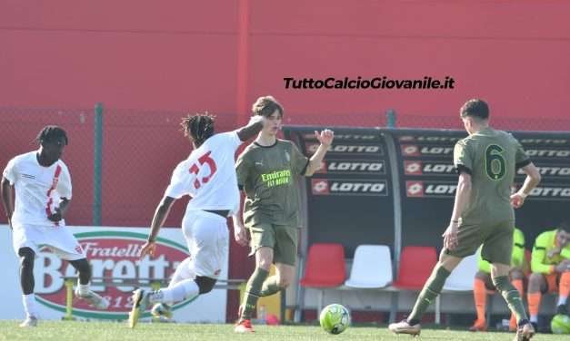 MILAN – Ecco la firma! Indosserà ancora la maglia rossonera
