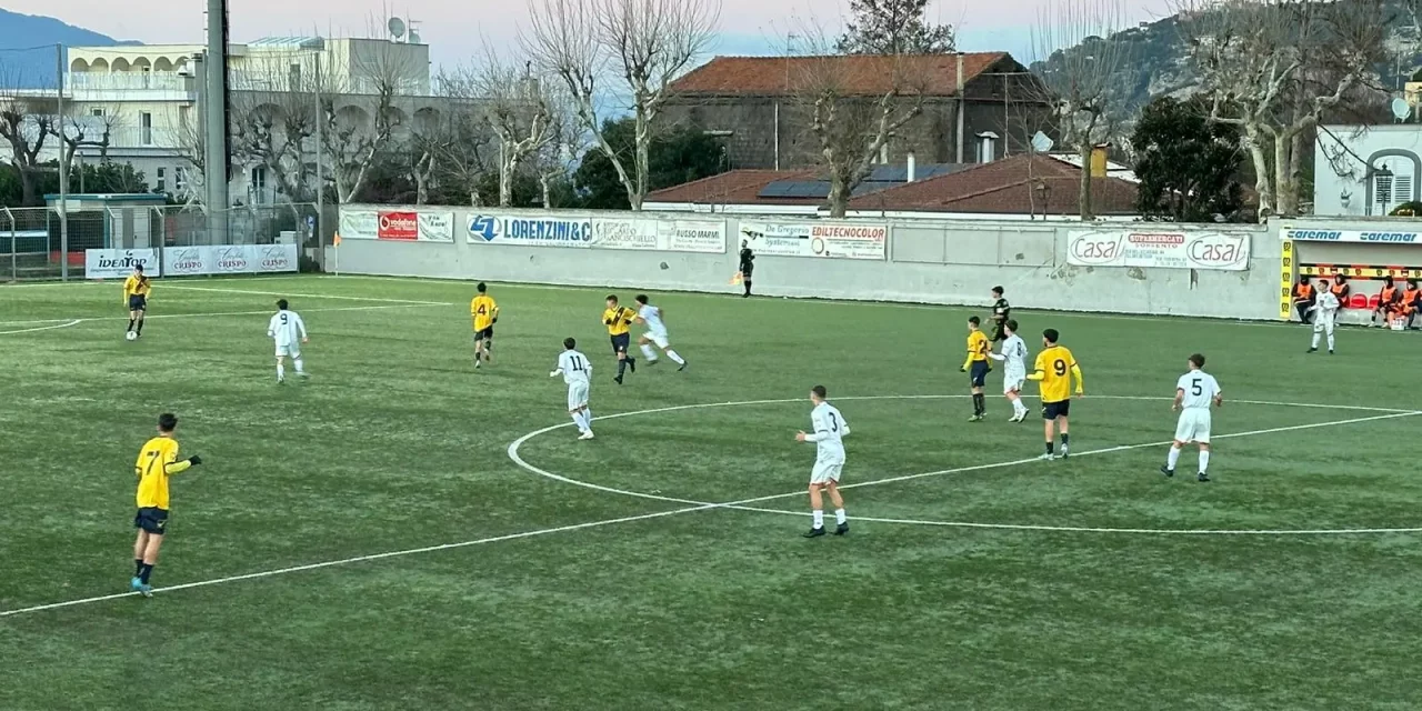 SORRENTO-LATINA (U16) – Mascolo-GOL, poi i costieri in 10 resistono!