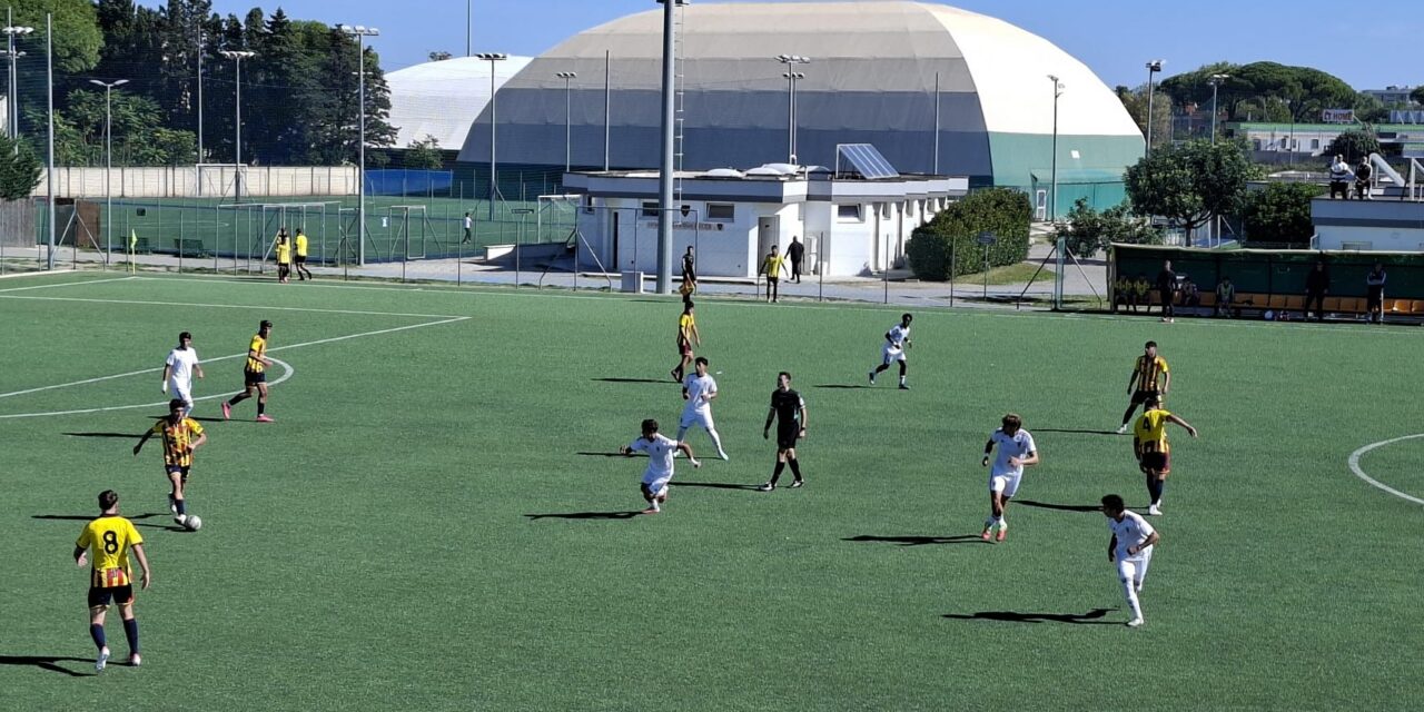 Lecce-Como (Under 18) – TRIS degli ospiti al “Kick Off”